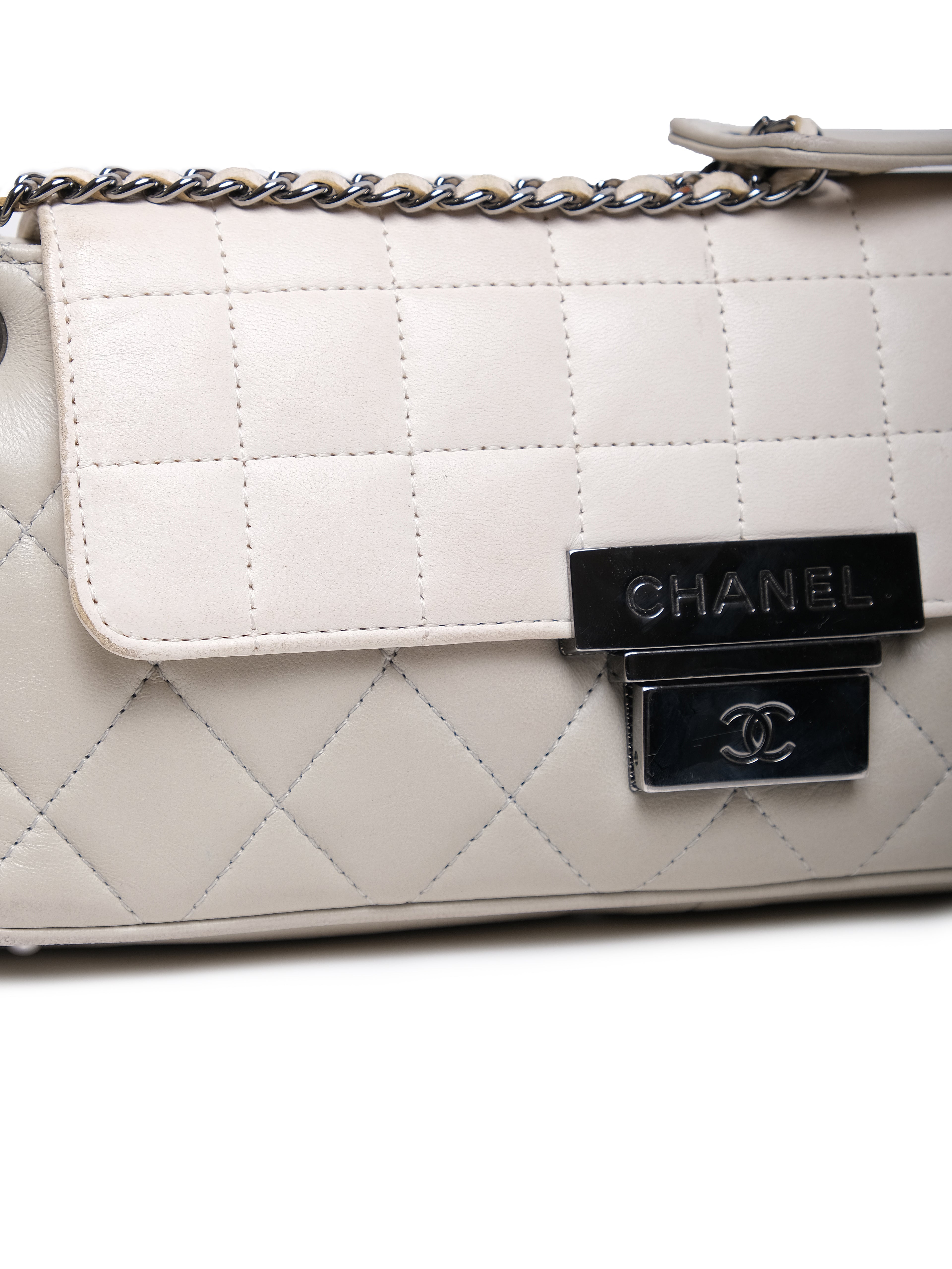 CHANEL CHOCOBAR MATELASSÉ SHOULDER BAG